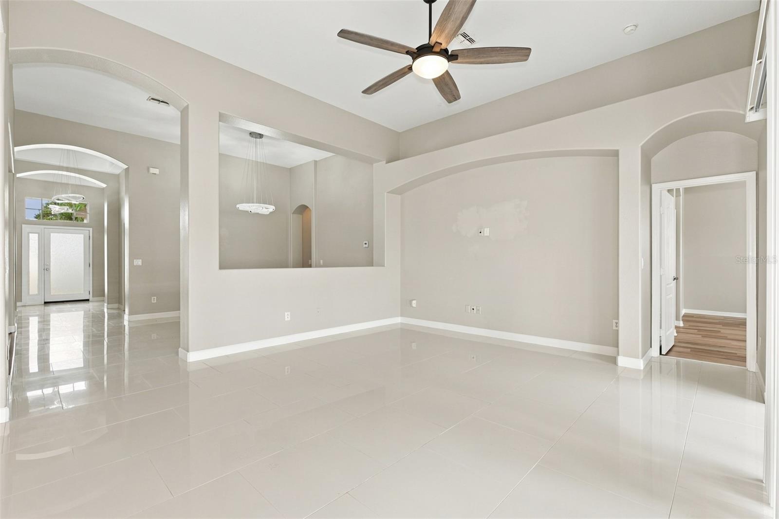 1028 APPIAN PL