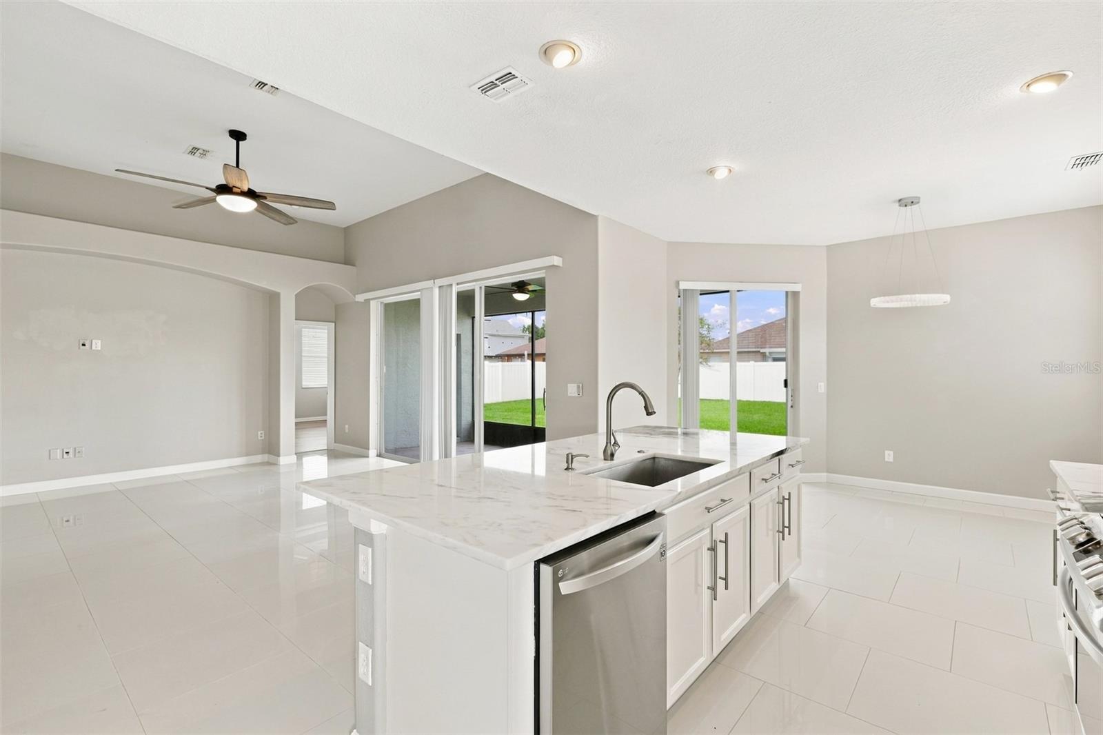 1028 APPIAN PL