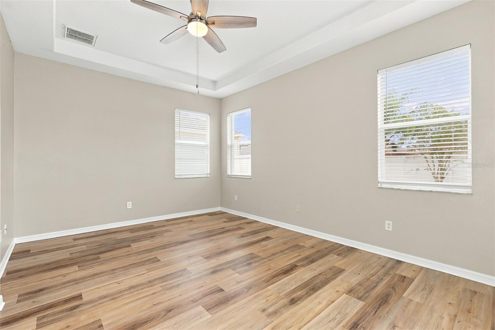 1028 APPIAN PL