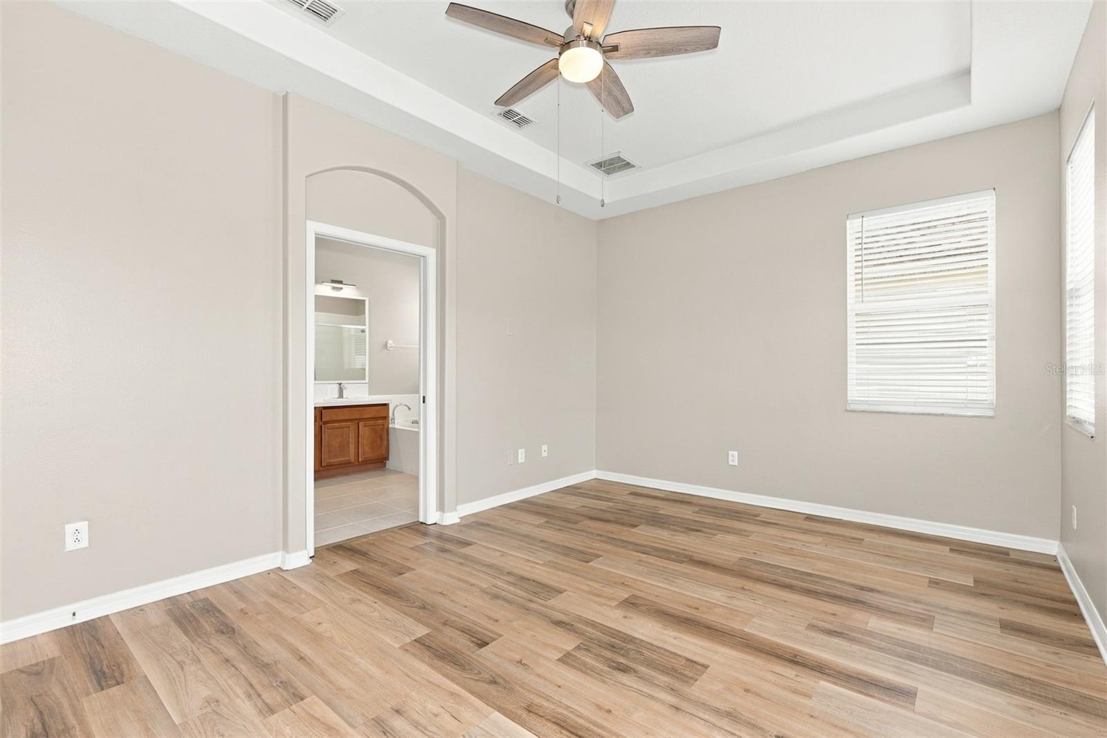 1028 APPIAN PL