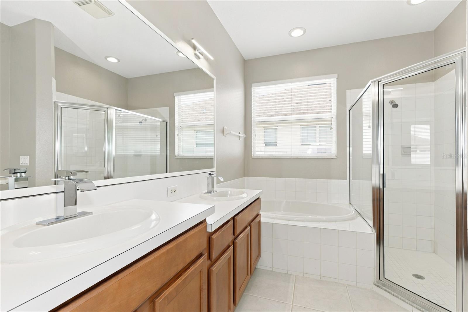 1028 APPIAN PL