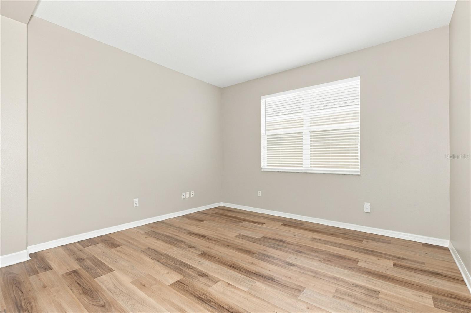 1028 APPIAN PL
