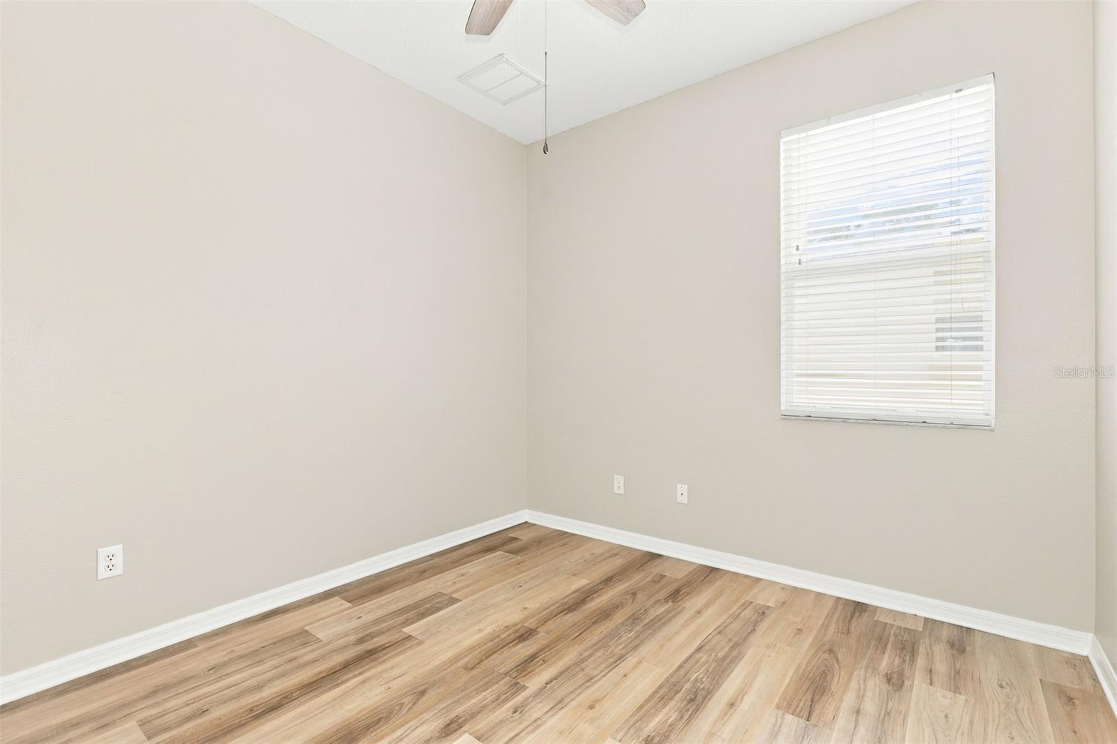1028 APPIAN PL