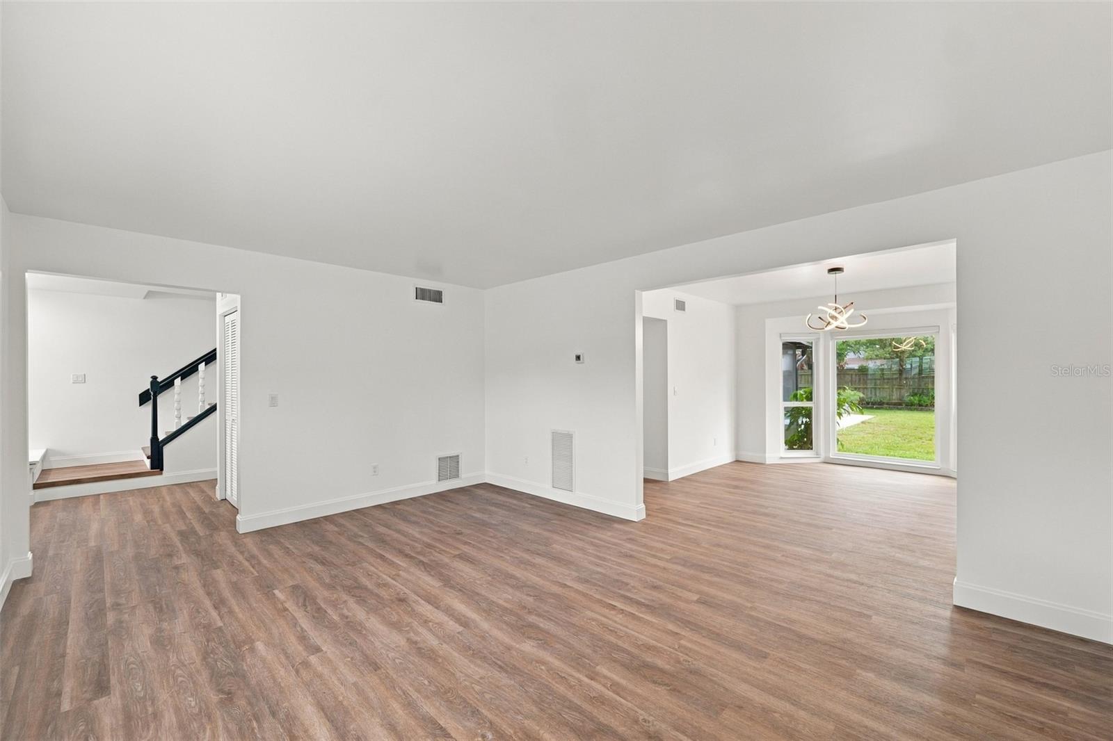 6107 OAK FERN CT