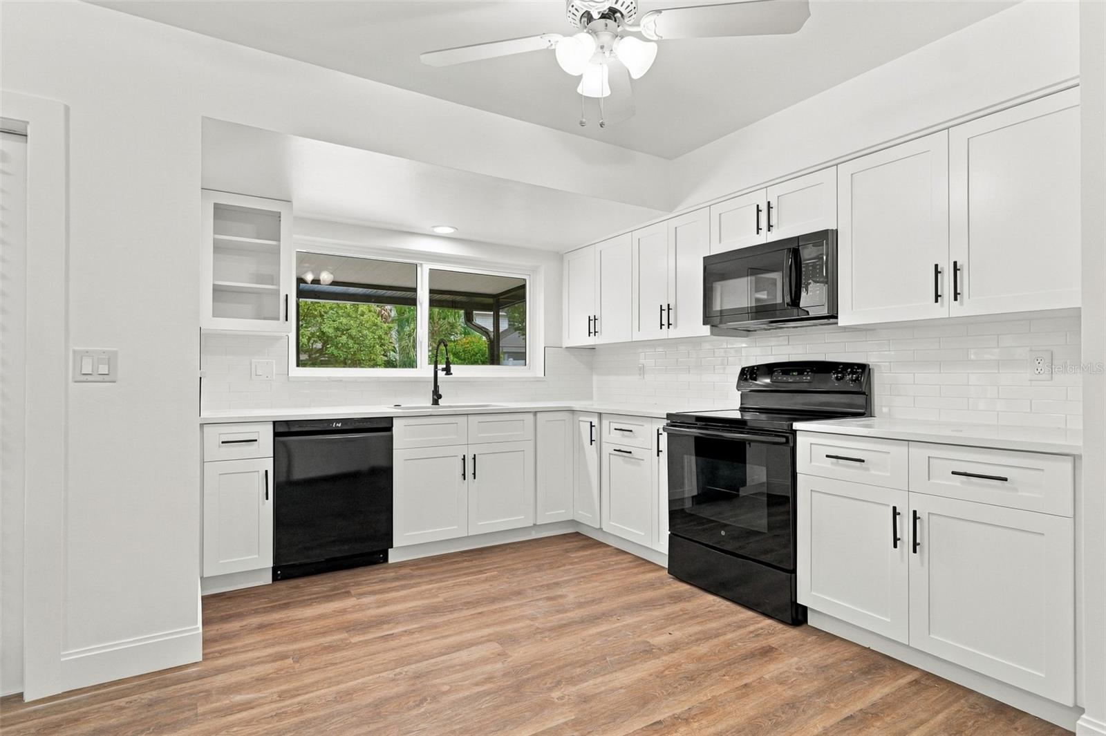6107 OAK FERN CT