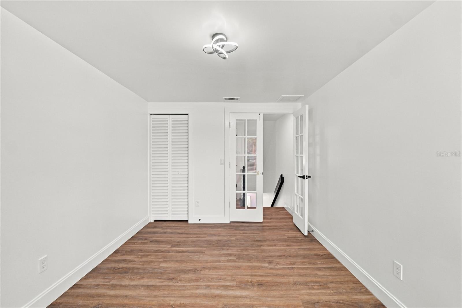6107 OAK FERN CT