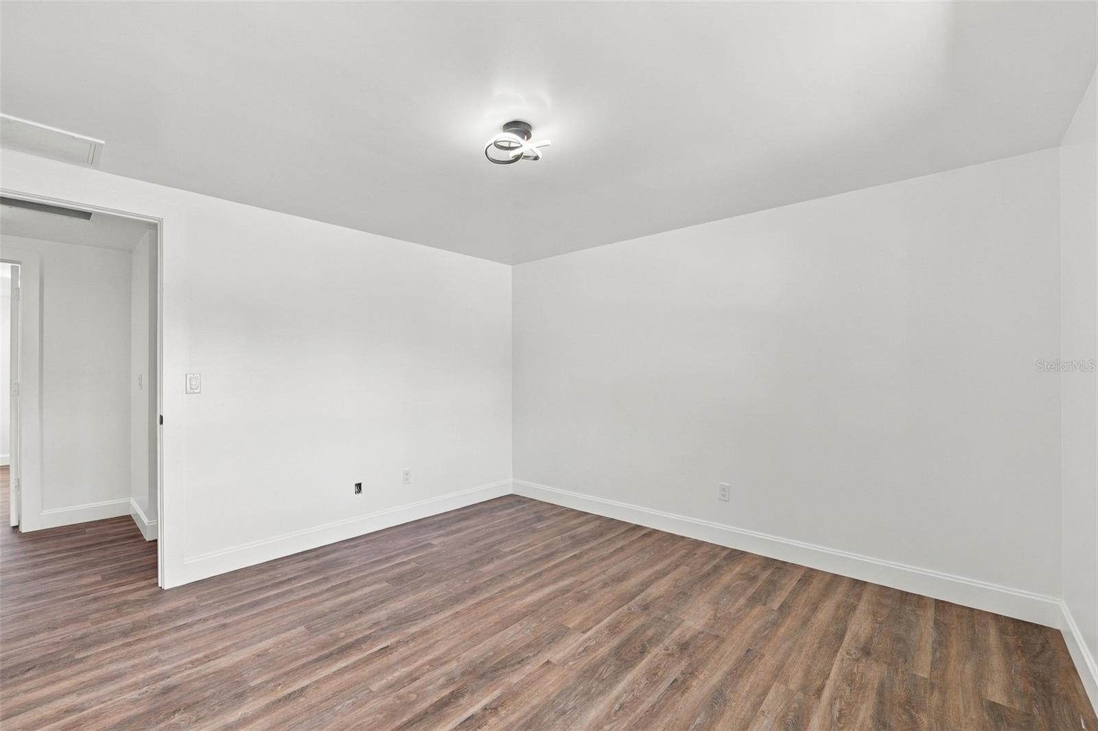 6107 OAK FERN CT