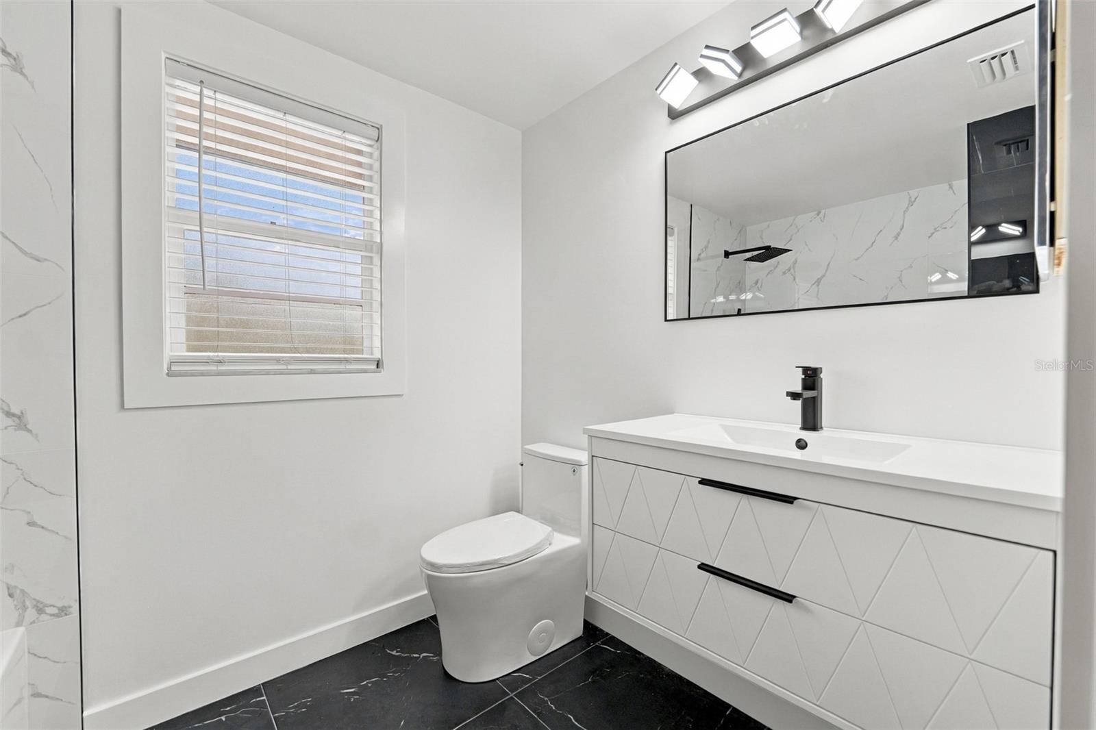 6107 OAK FERN CT