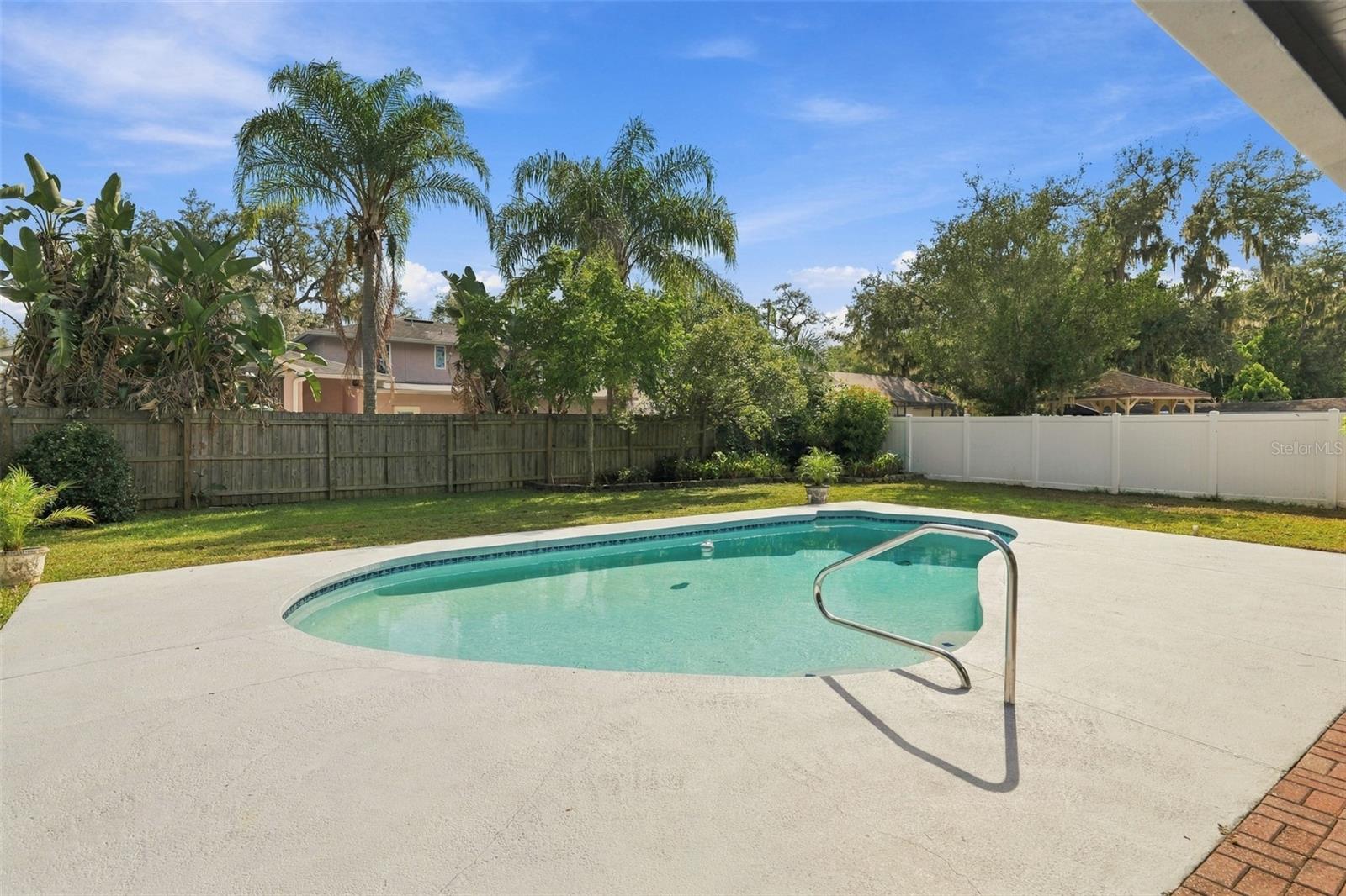6107 OAK FERN CT