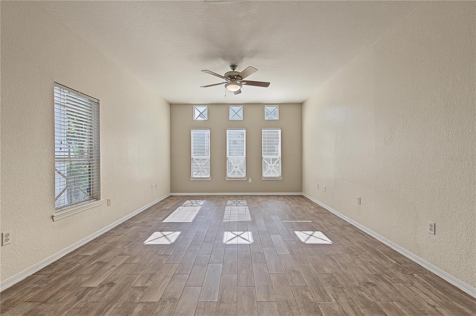 4006 CARROLLWOOD PALM CT