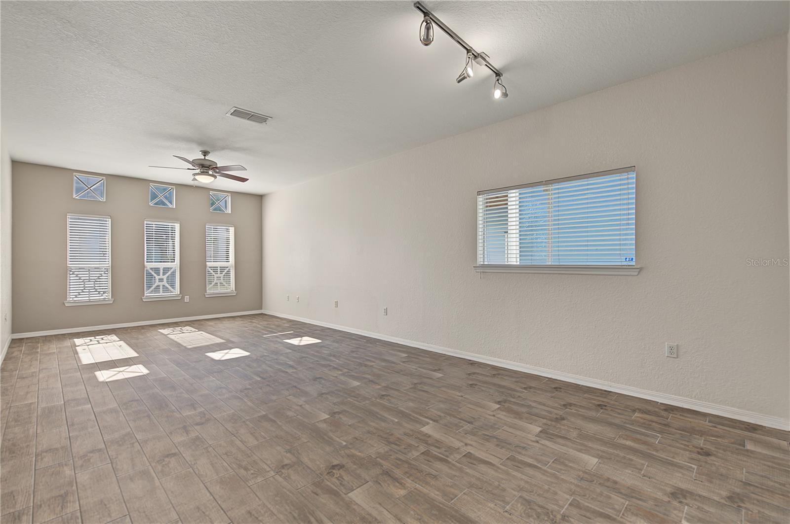 4006 CARROLLWOOD PALM CT