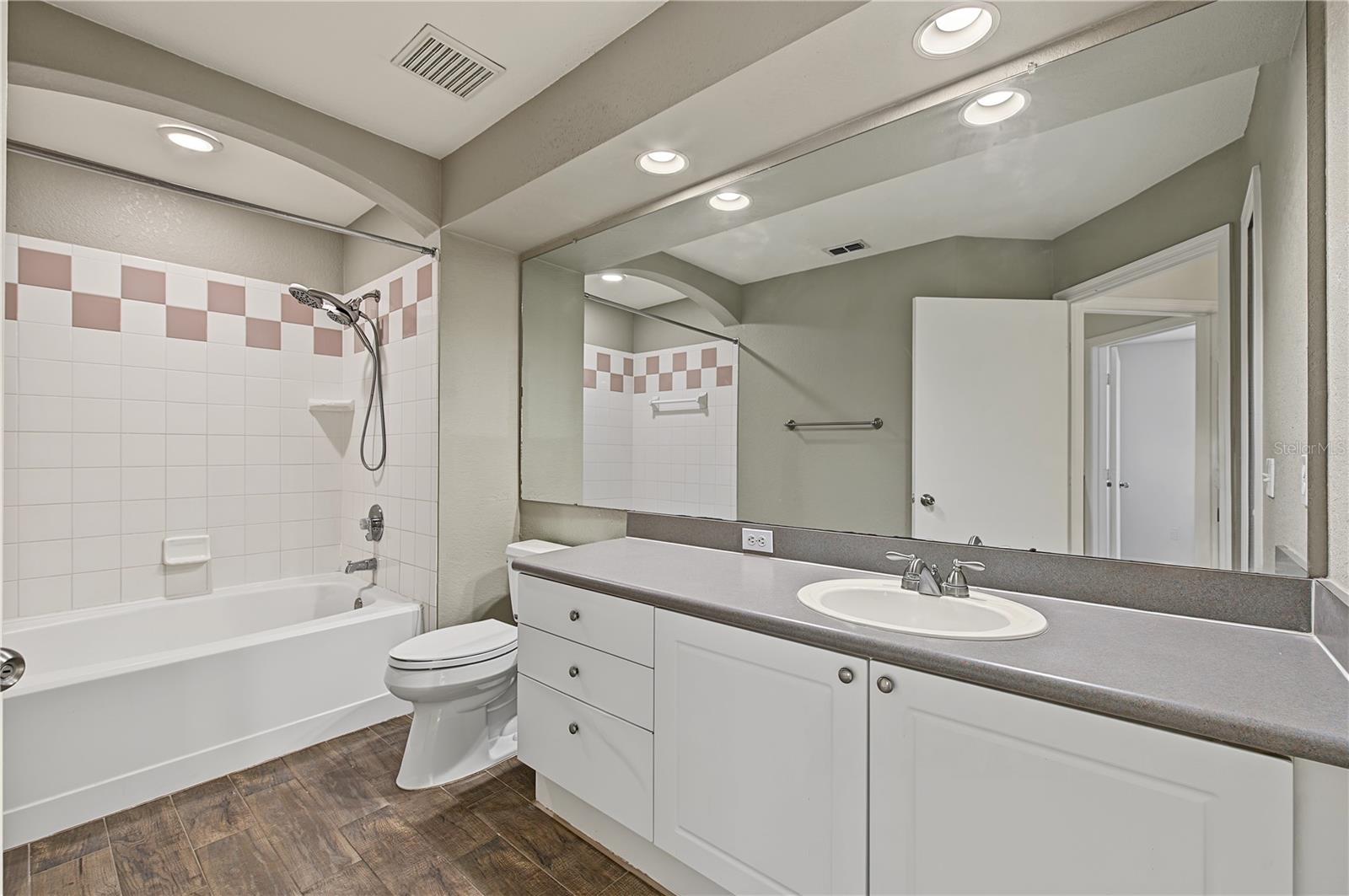4006 CARROLLWOOD PALM CT
