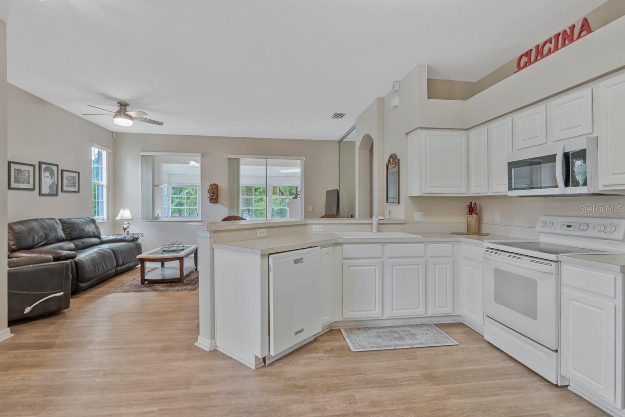 2635 EAGLE GREENS DR