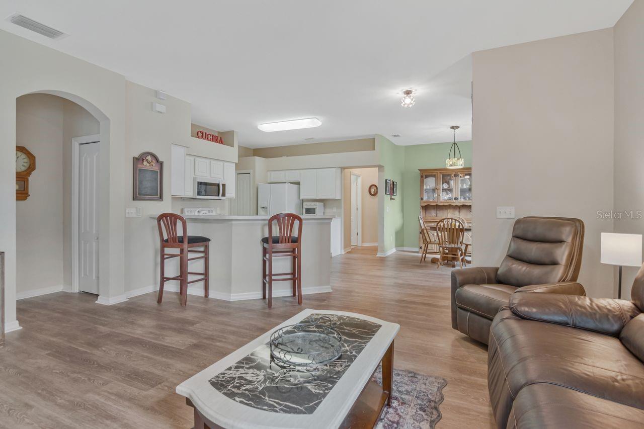 2635 EAGLE GREENS DR