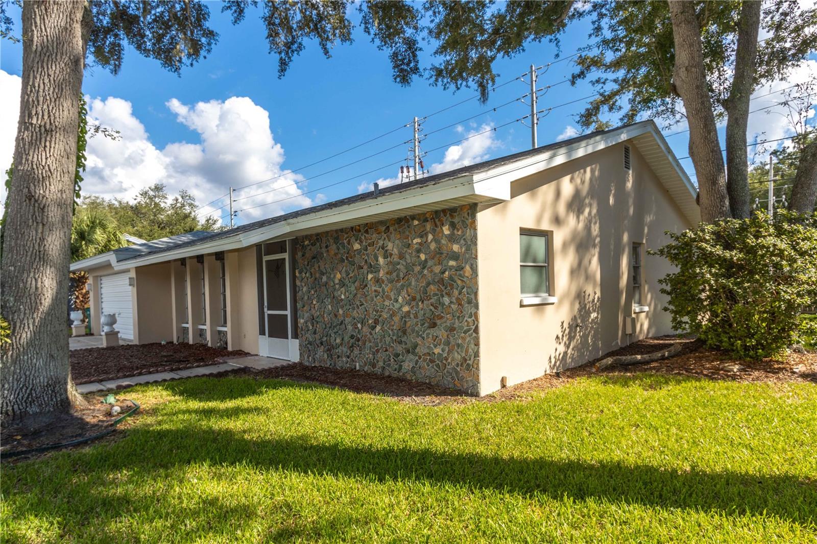1950 SANDPIPER DR