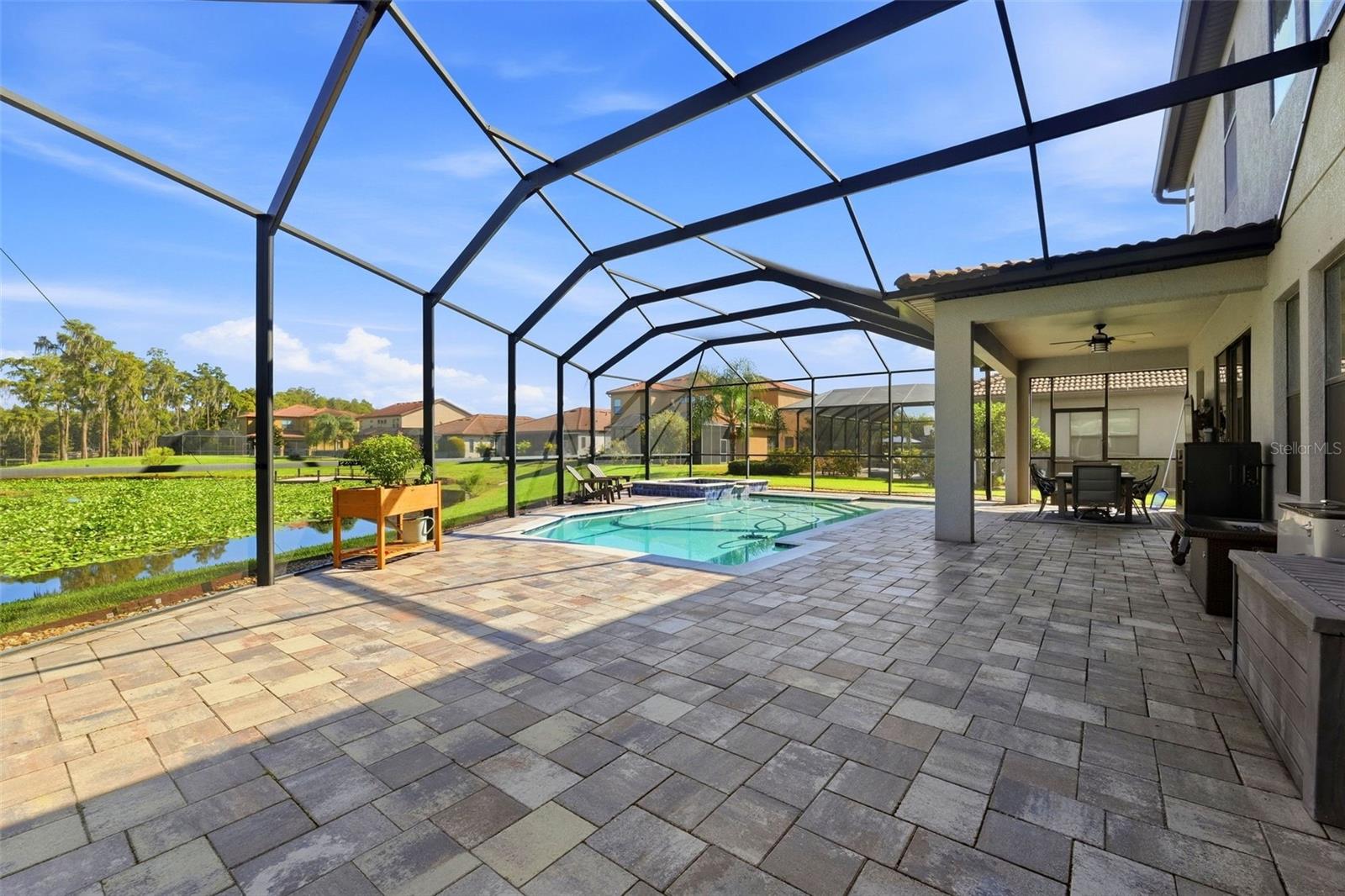 5157 LAKECASTLE DR