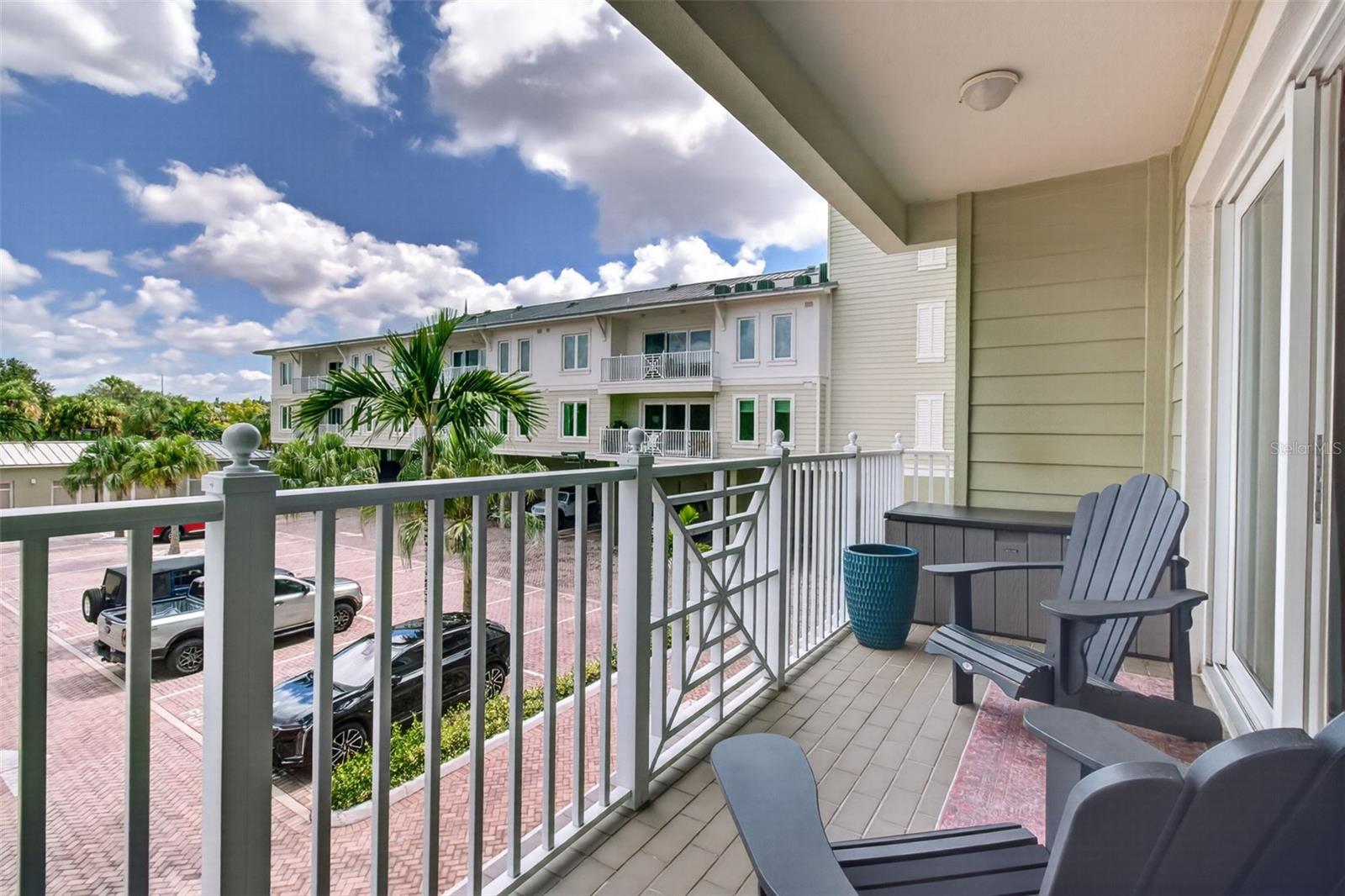 200 MAIN ST #202