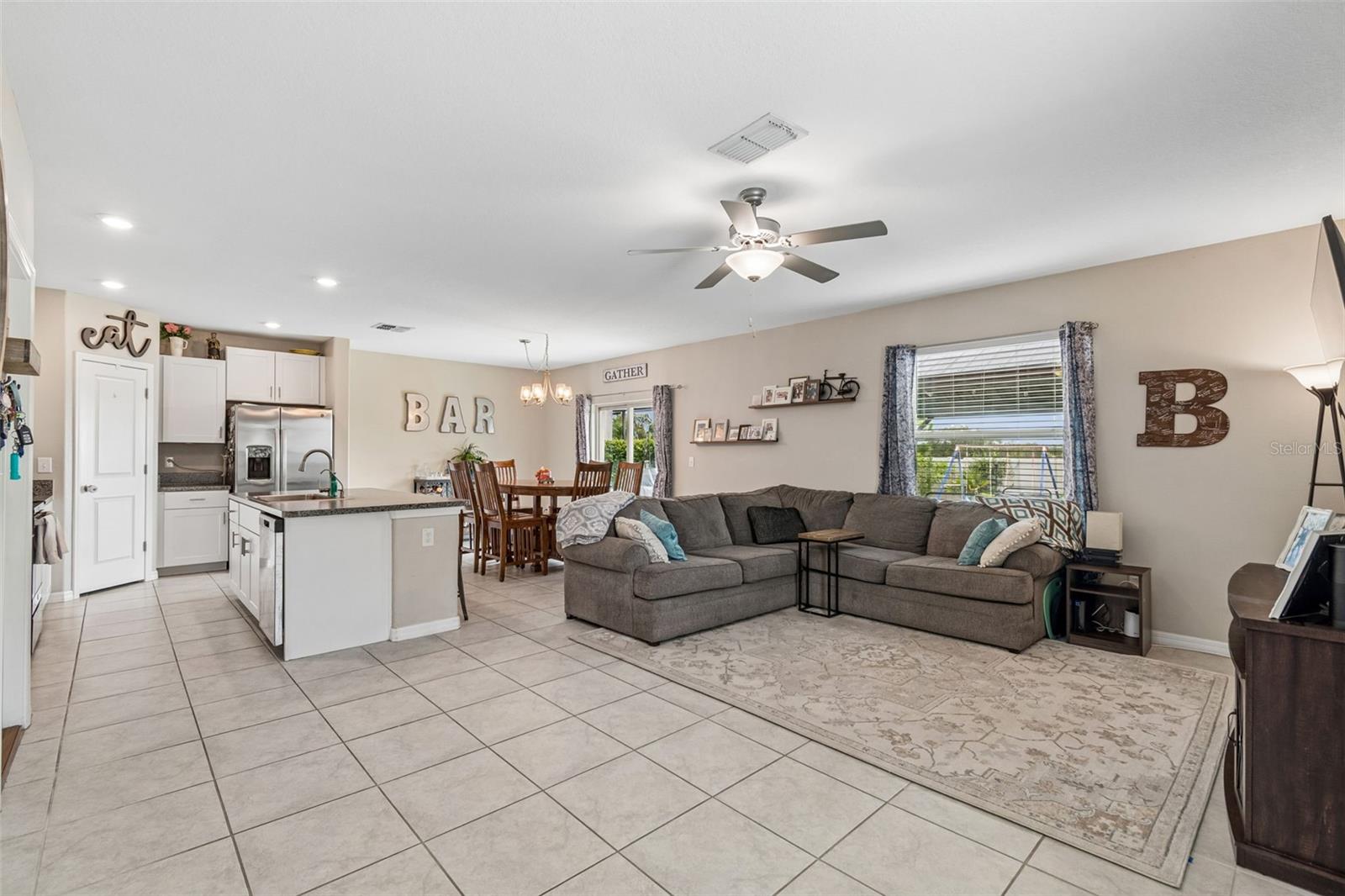 6108 SPRING CRAYFISH AVE