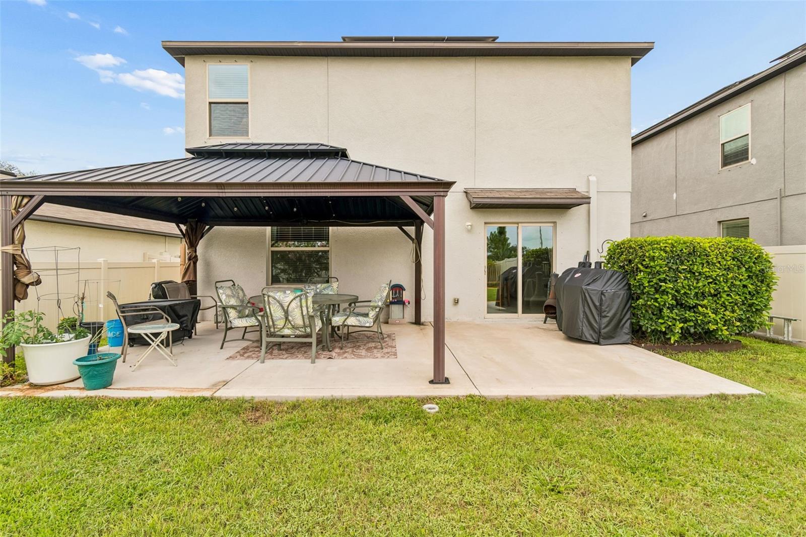 6108 SPRING CRAYFISH AVE