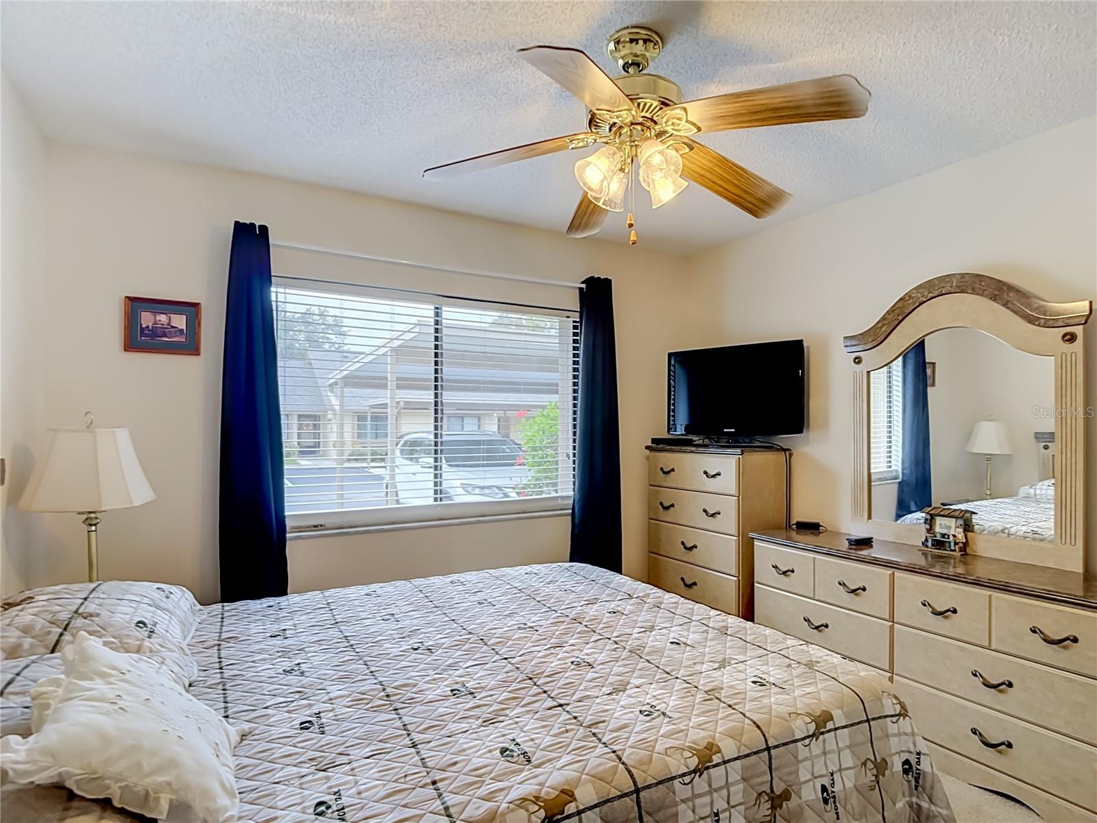 2546 OAKLEAF LN #35C
