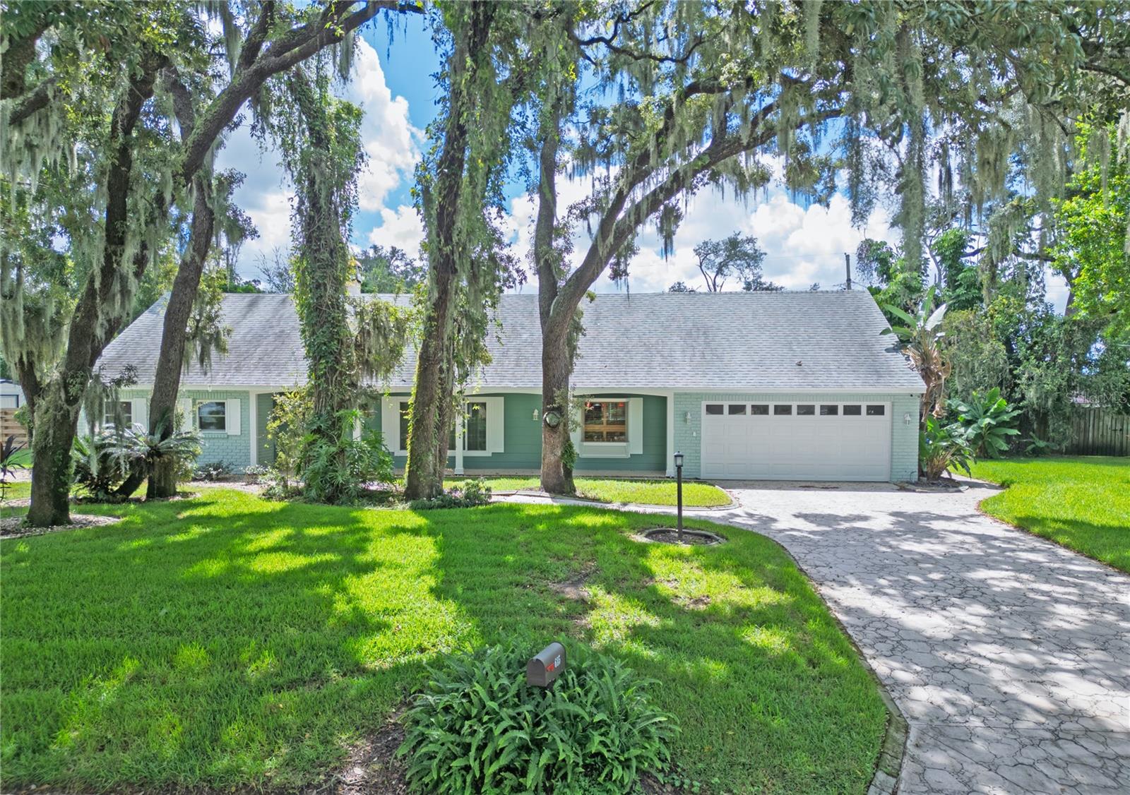 615 Valle Vista Dr, Brandon