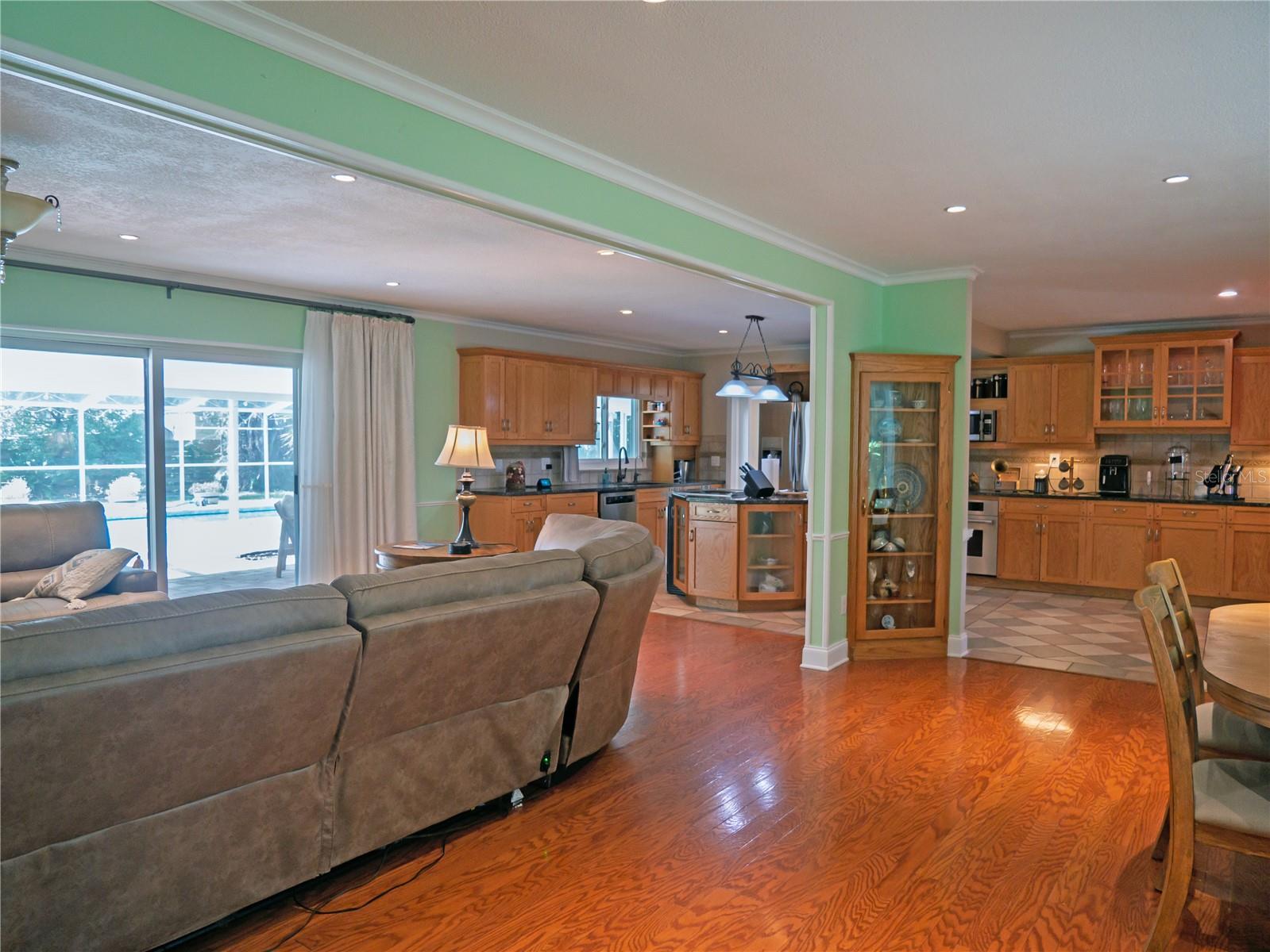 615 VALLE VISTA DR