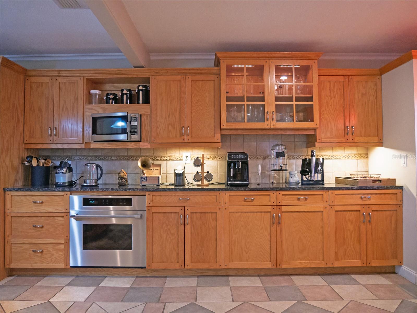 615 VALLE VISTA DR