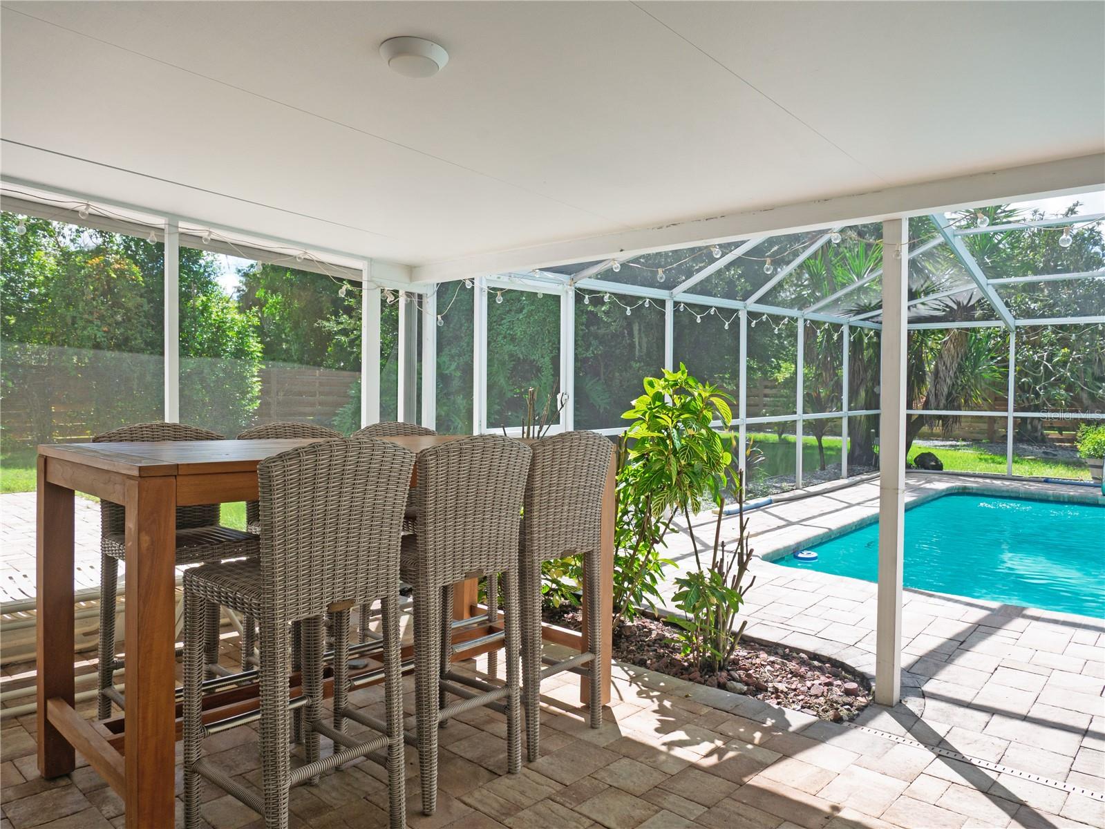 615 VALLE VISTA DR