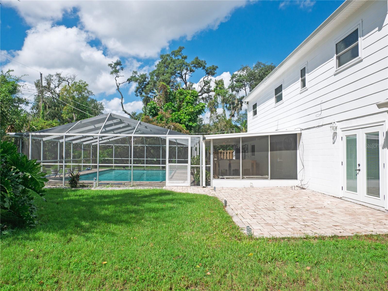 615 VALLE VISTA DR