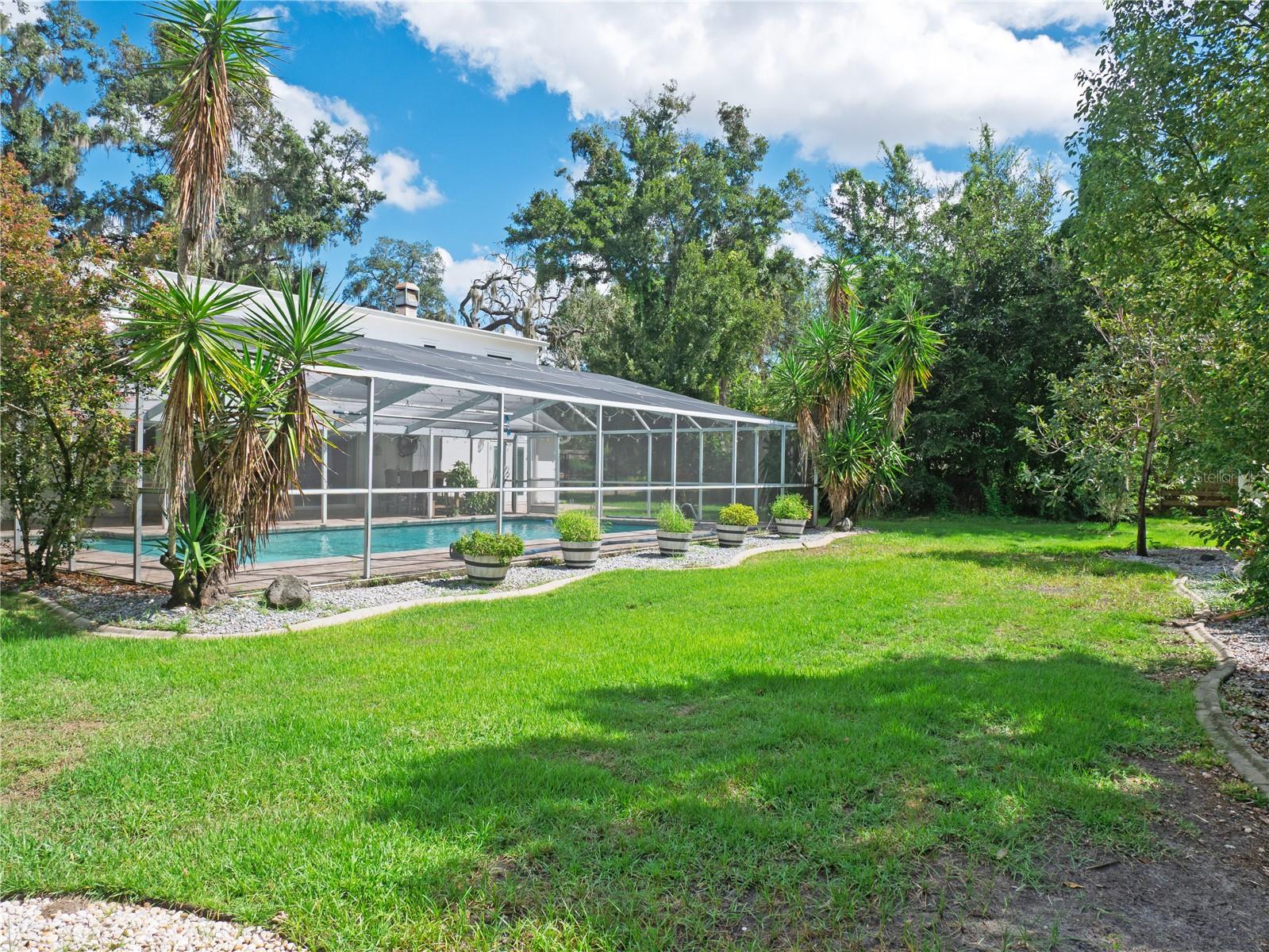 615 VALLE VISTA DR