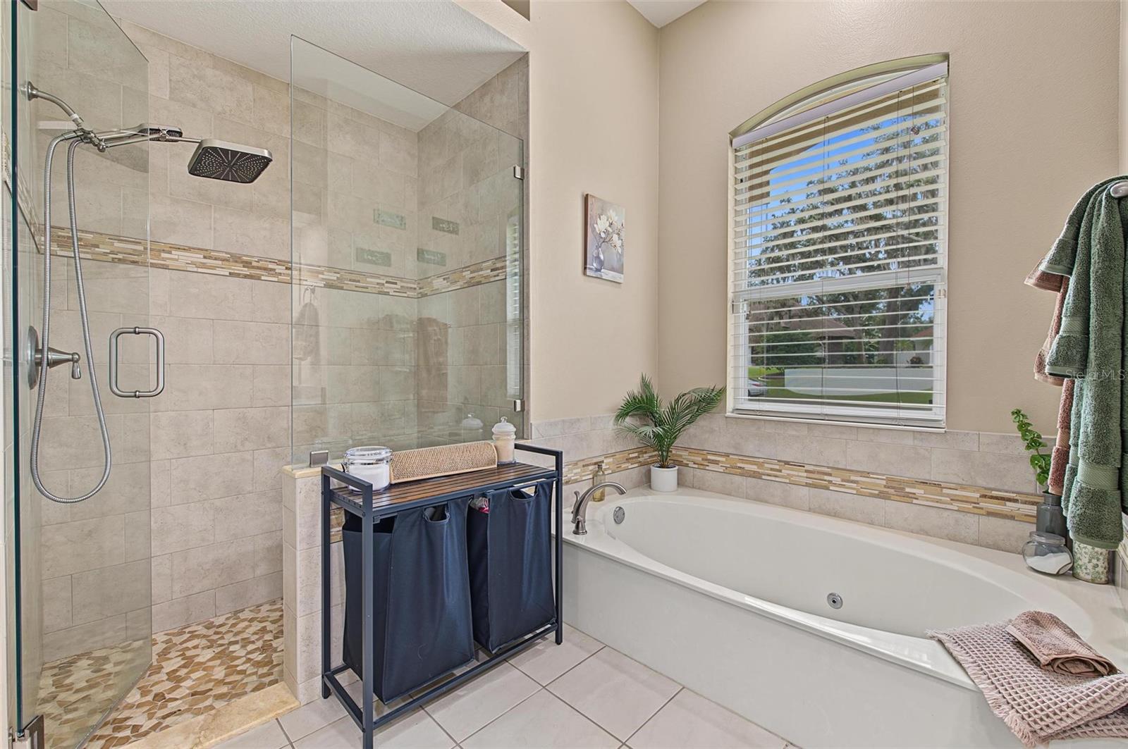 5109 SYLVAN OAKS DR