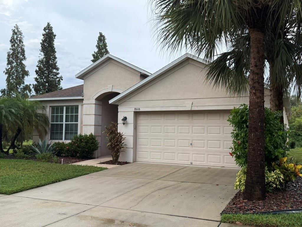 8606 DEEP MAPLE DR