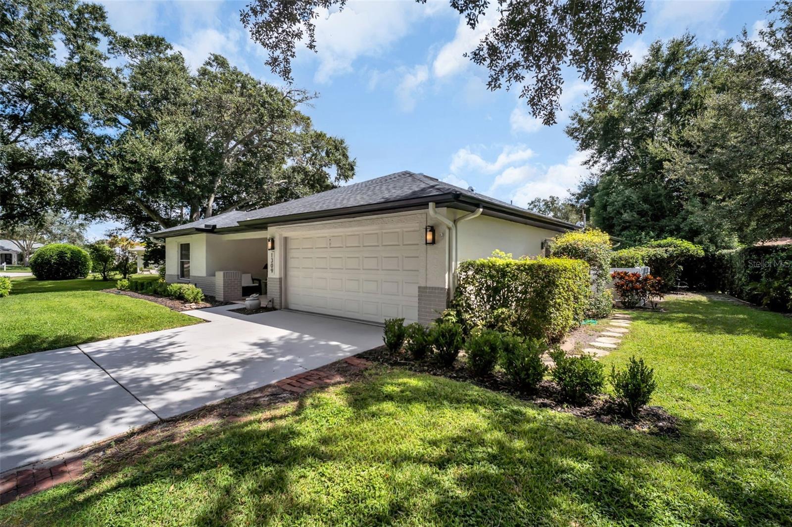 1309 GILLESPIE DR