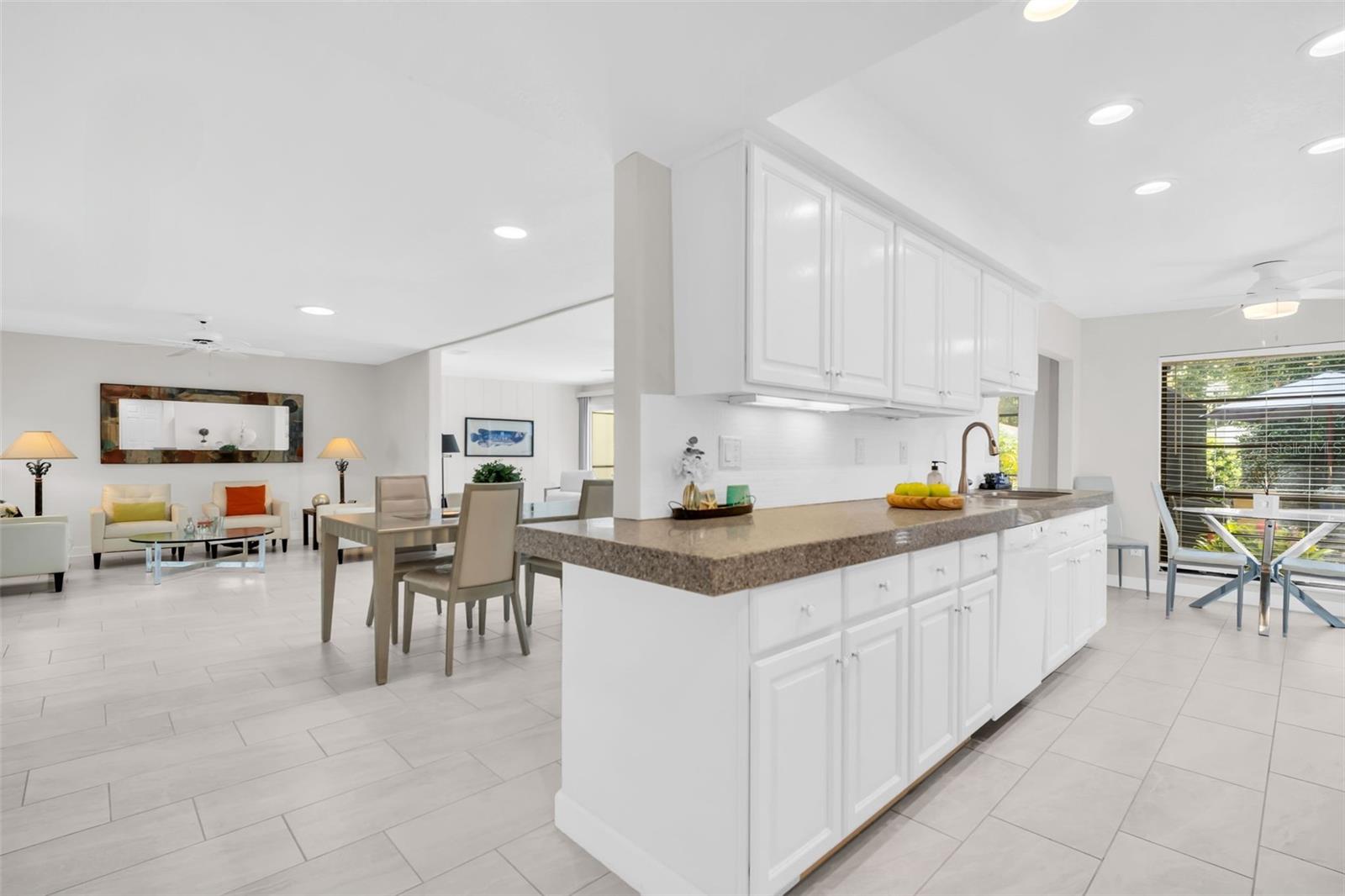 1309 GILLESPIE DR