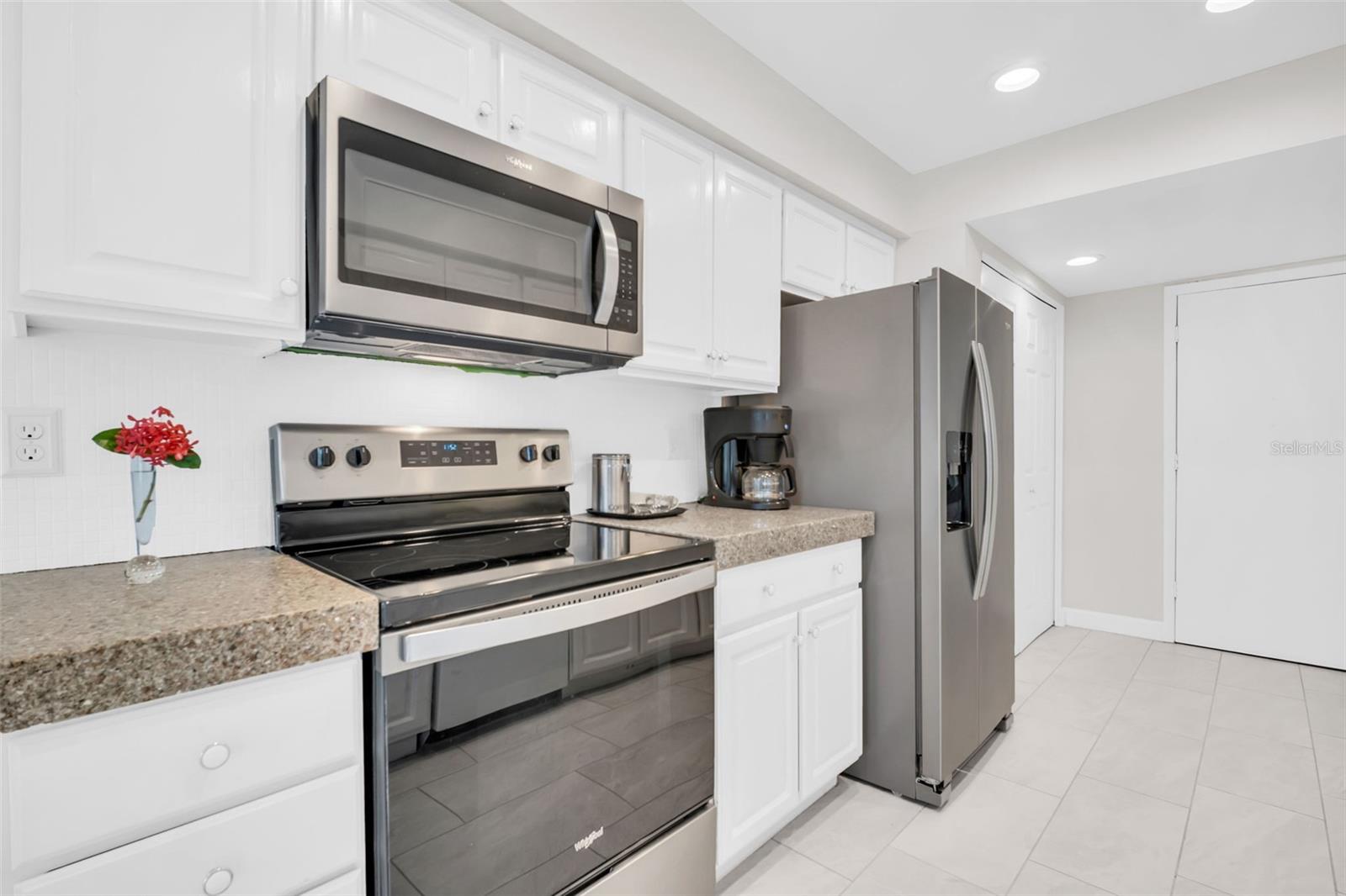 1309 GILLESPIE DR