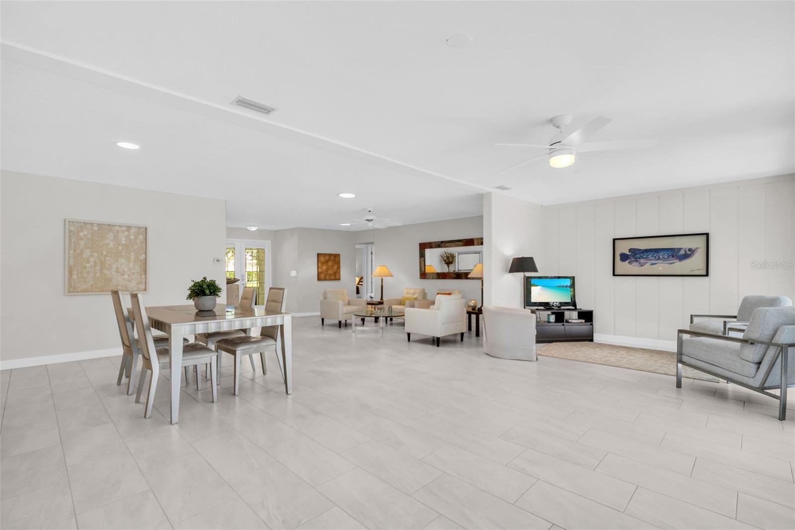 1309 GILLESPIE DR