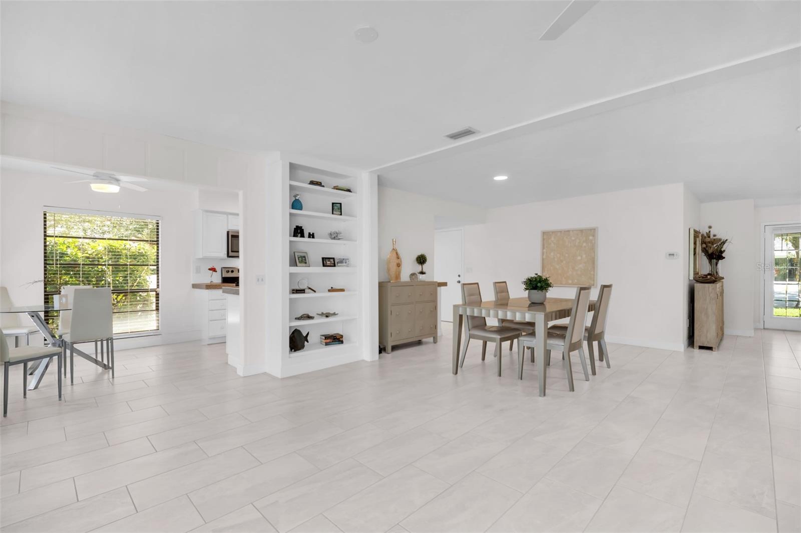1309 GILLESPIE DR