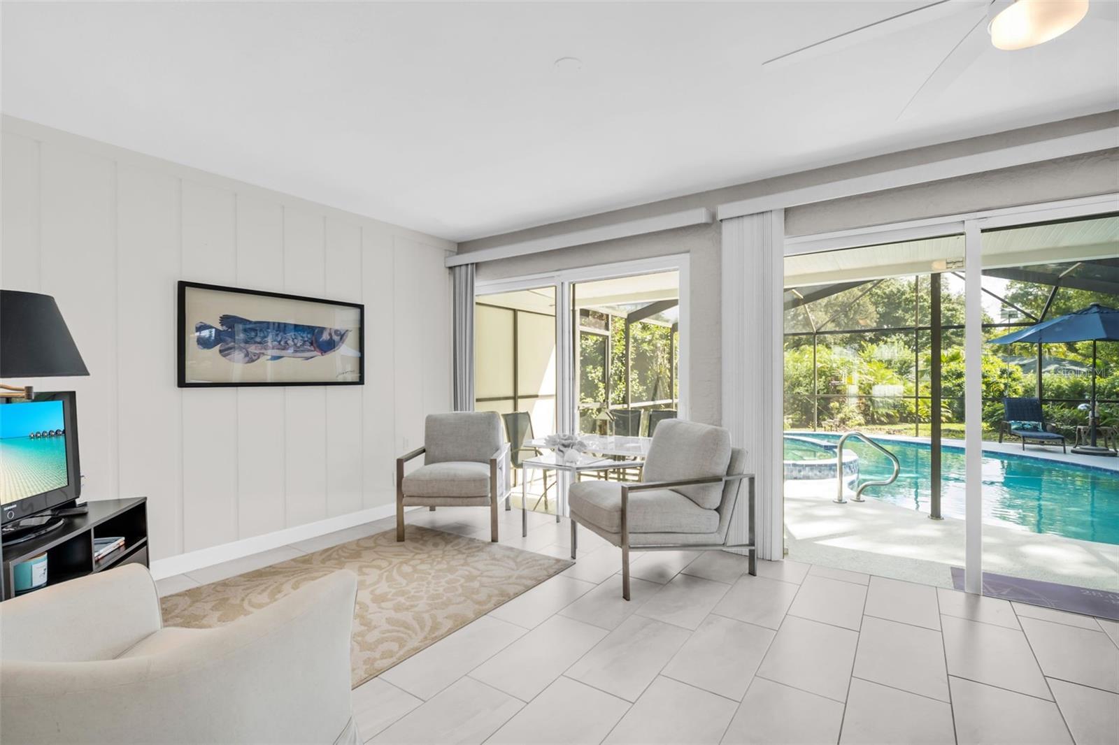 1309 GILLESPIE DR