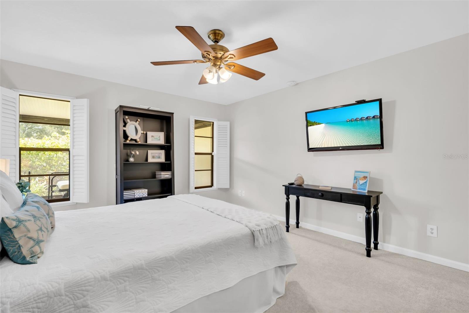 1309 GILLESPIE DR