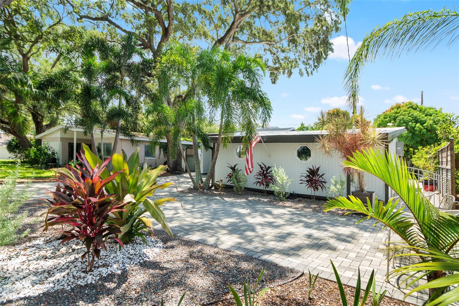 3004 W BAY VILLA AVE
