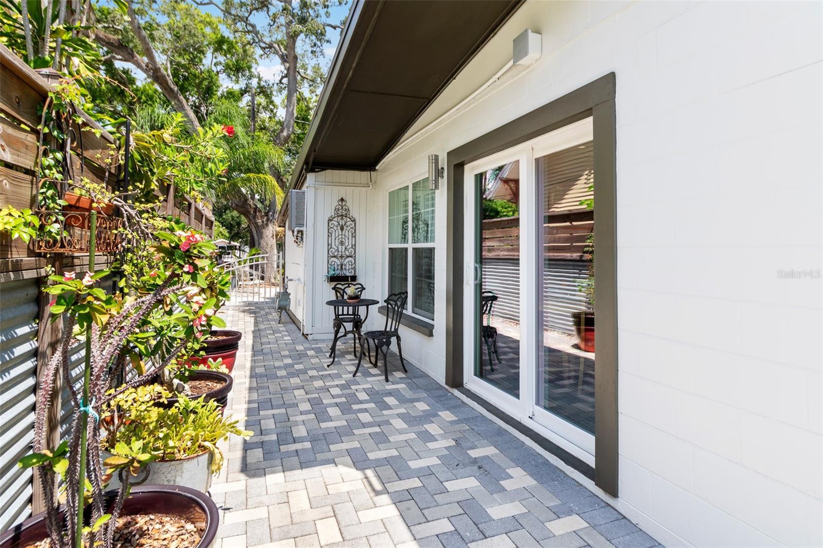 3004 W BAY VILLA AVE