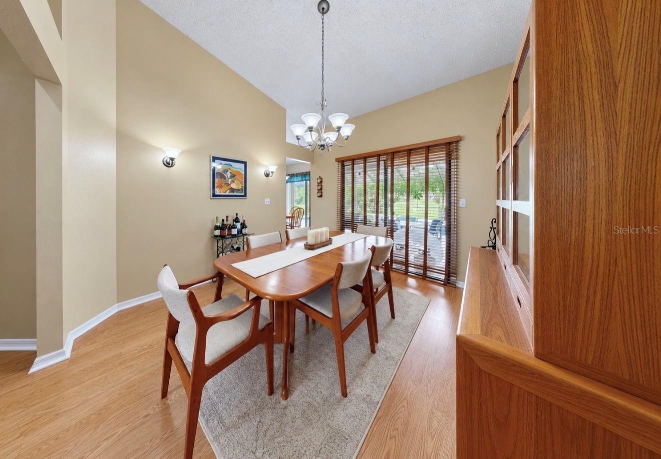 2216 LAKE BAY WAY