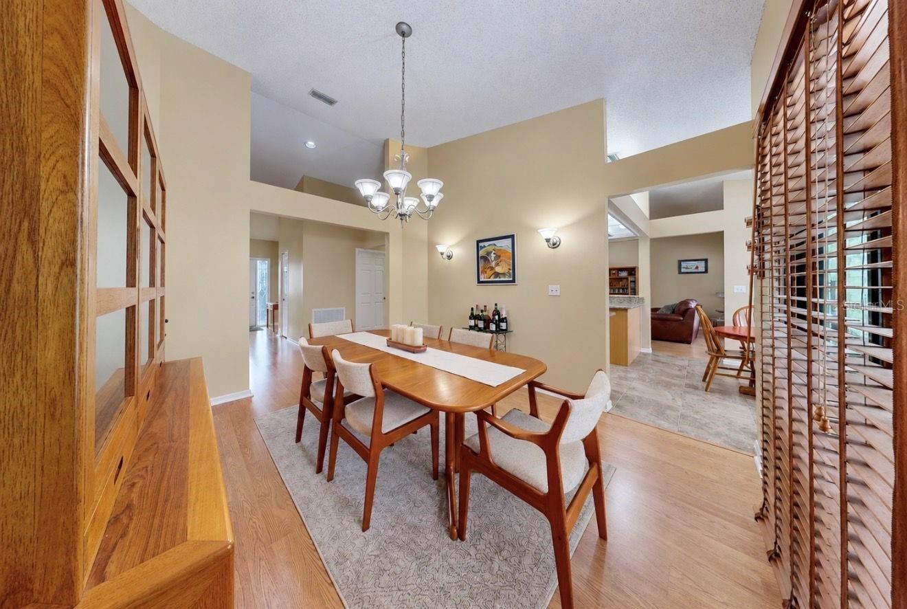 2216 LAKE BAY WAY