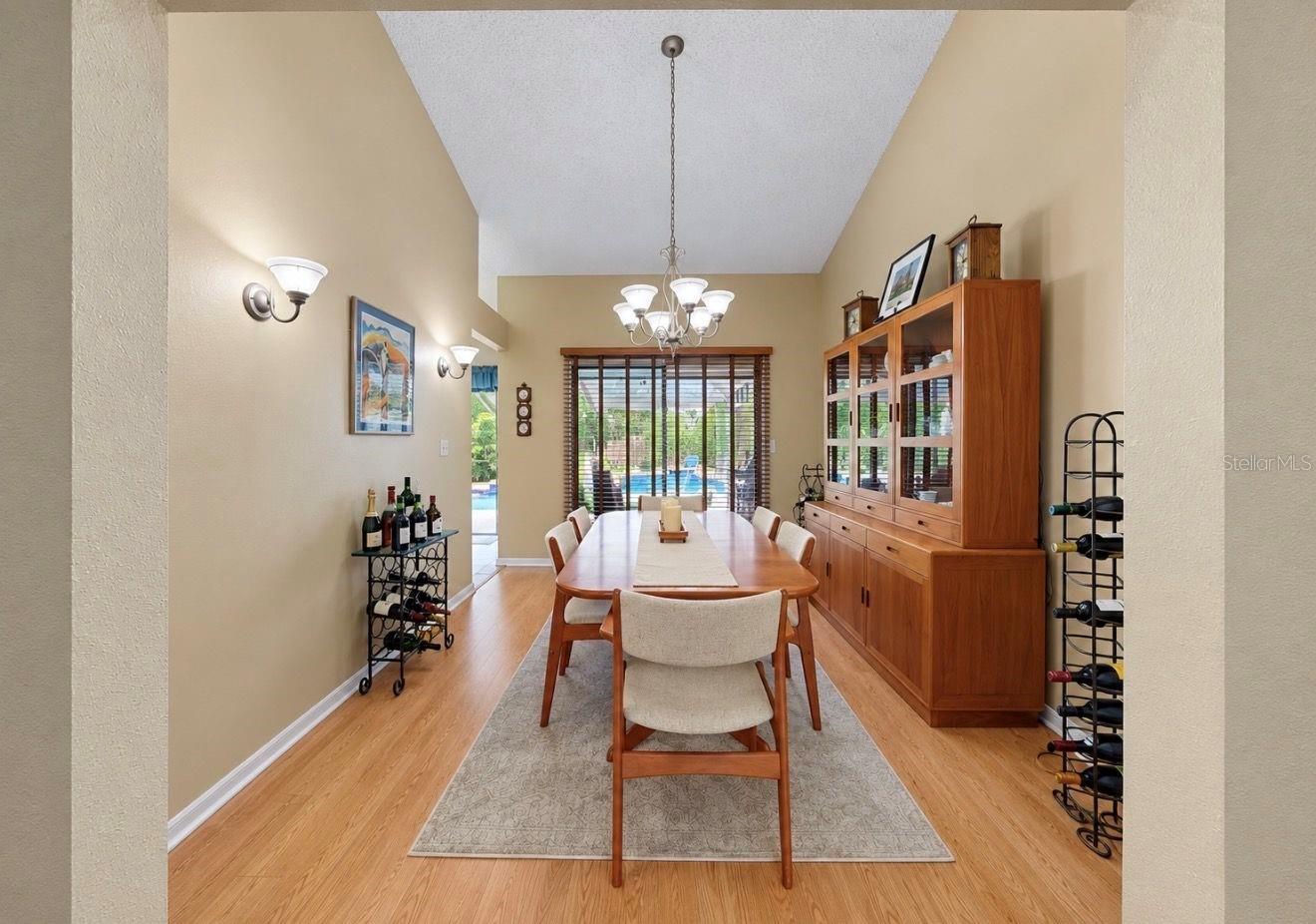 2216 LAKE BAY WAY