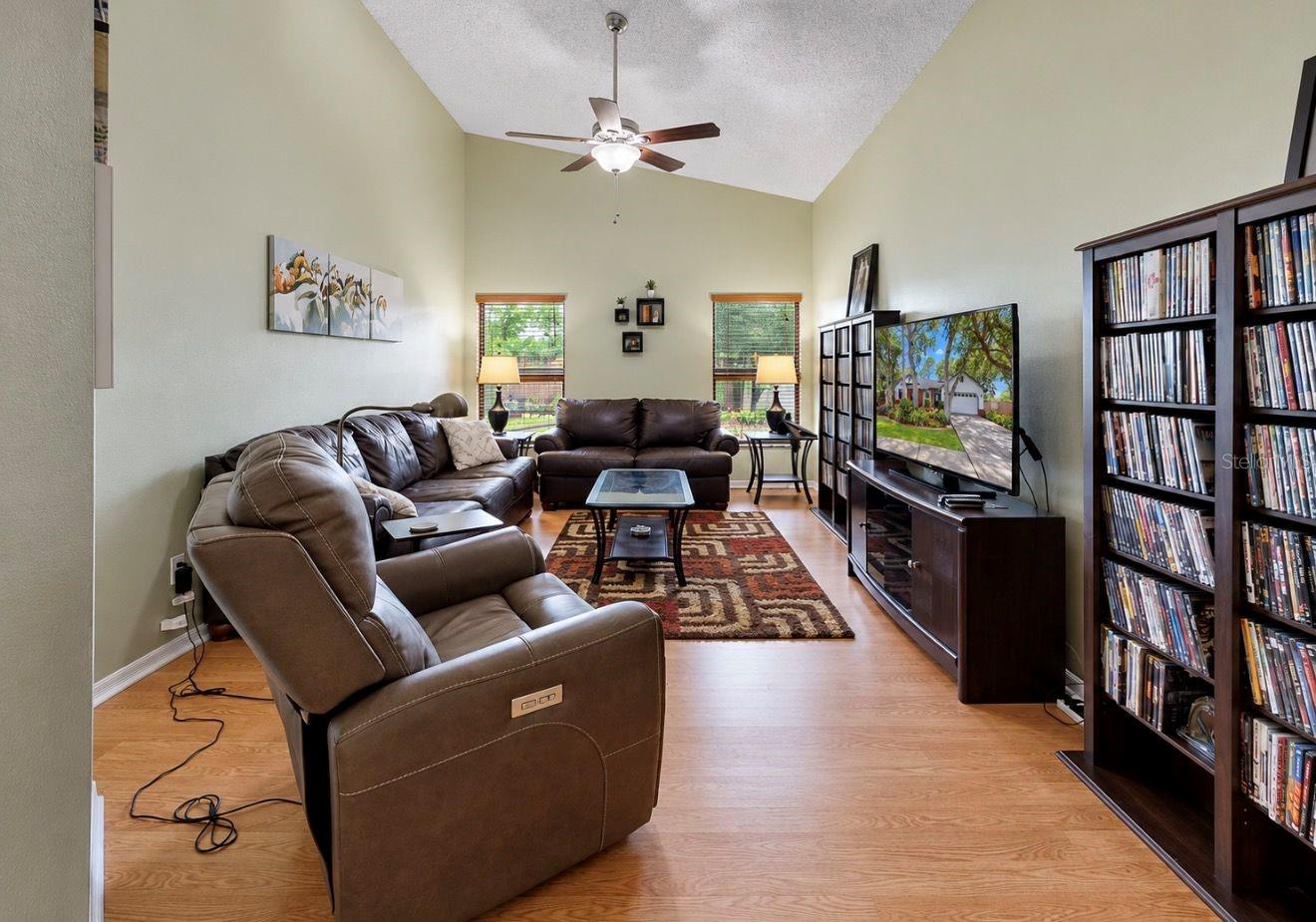 2216 LAKE BAY WAY