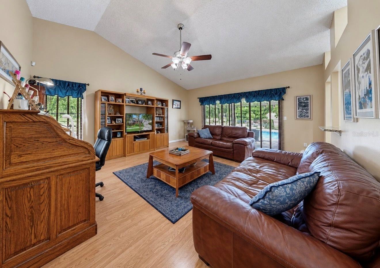 2216 LAKE BAY WAY