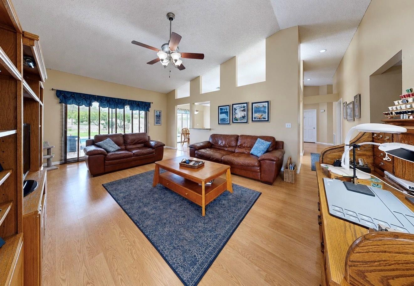 2216 LAKE BAY WAY