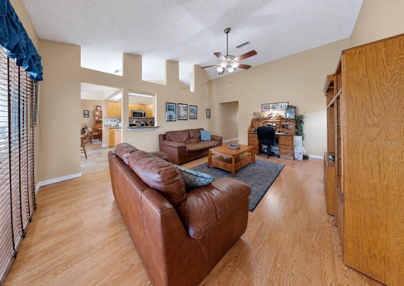 2216 LAKE BAY WAY