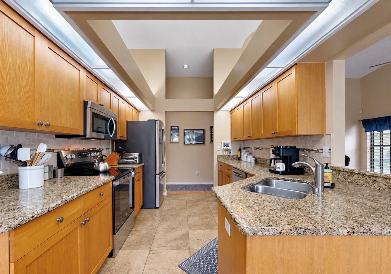 2216 LAKE BAY WAY