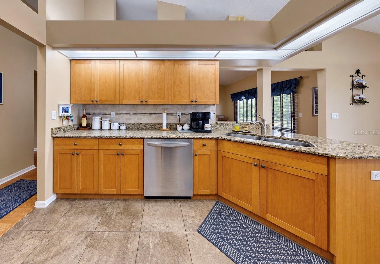 2216 LAKE BAY WAY